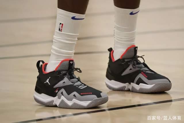 格林34分火箭送鹈鹕5连败 爵士克活塞止3连败