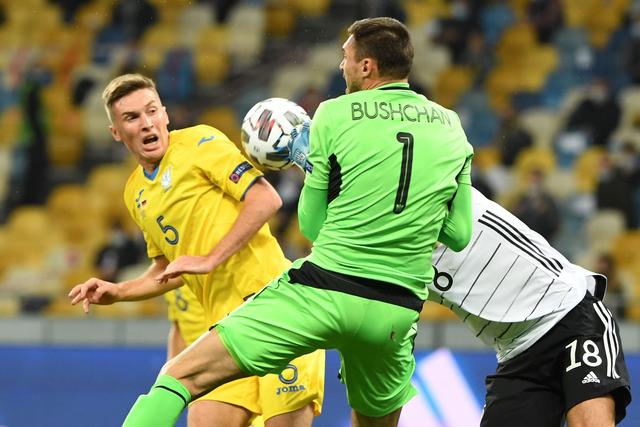 2026十堰马拉松鸣枪开跑 上万跑者领略“山水车城”